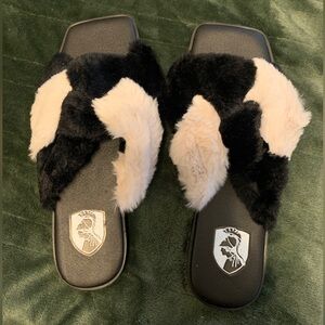 VHNY FAUX FUR SLIDES